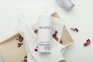 從2012到2015 化妝品產(chǎn)品靜物合成類廣告設(shè)計(jì)的修圖對(duì)比