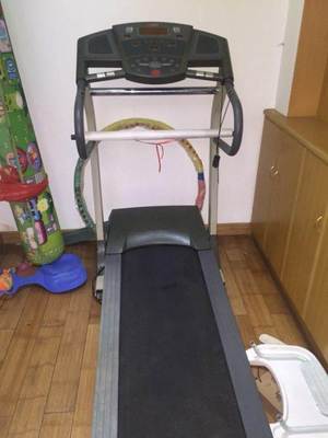 哈爾濱道里區(qū)轉(zhuǎn)讓新貴族跑步機(jī)，搬家急售800元可議